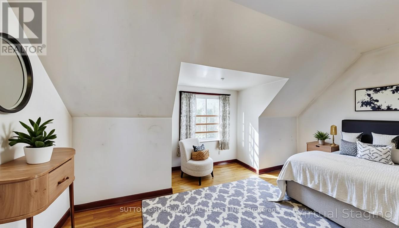 575 St Clarens Avenue, Toronto, Ontario  M6H 3W8 - Photo 12 - W12529732