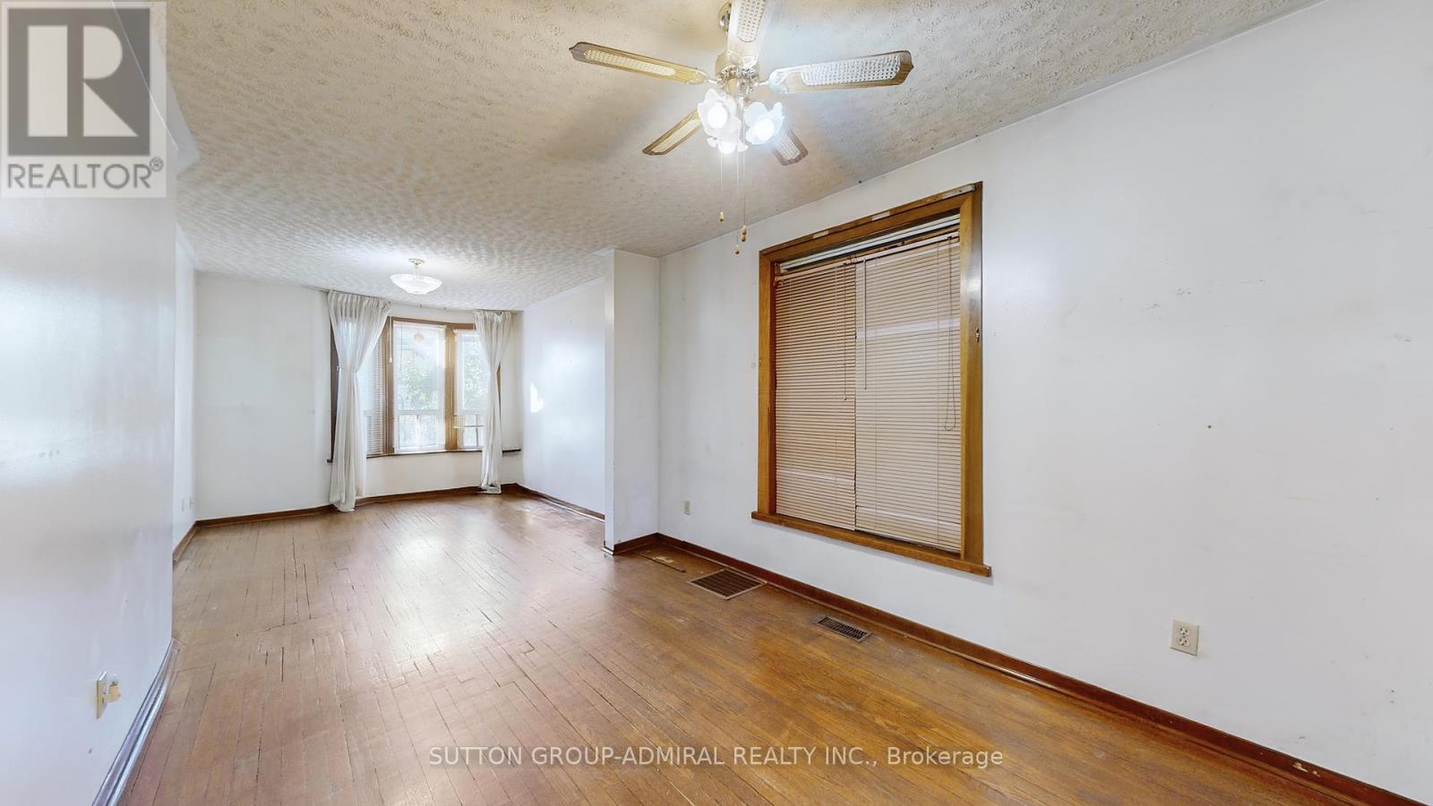 575 St Clarens Avenue, Toronto, Ontario  M6H 3W8 - Photo 13 - W12529732