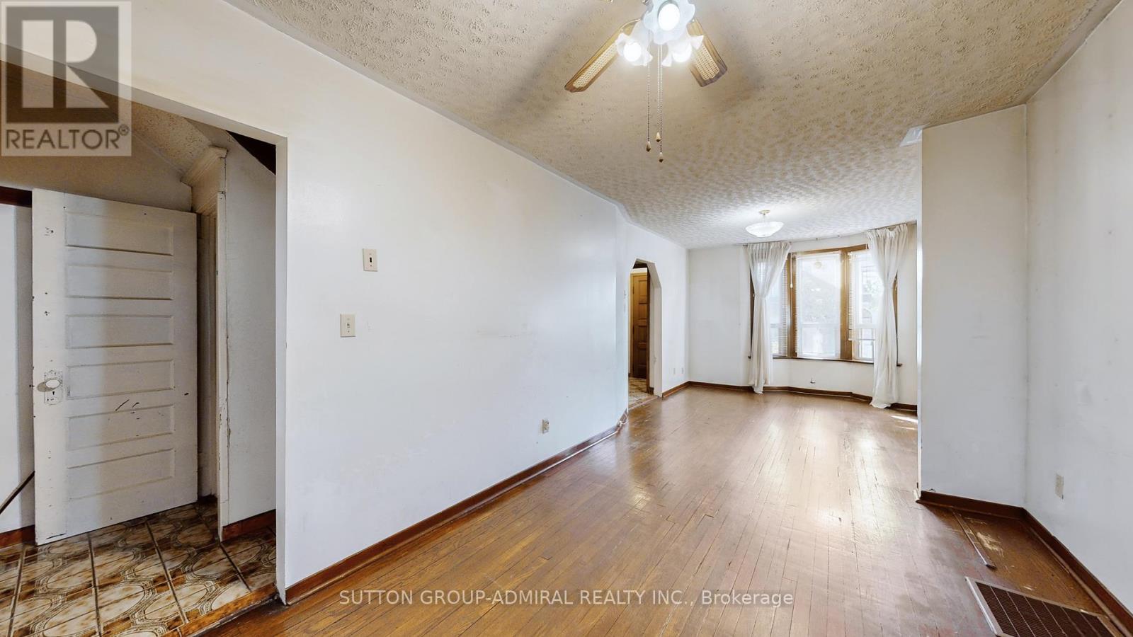 575 St Clarens Avenue, Toronto, Ontario  M6H 3W8 - Photo 15 - W12529732