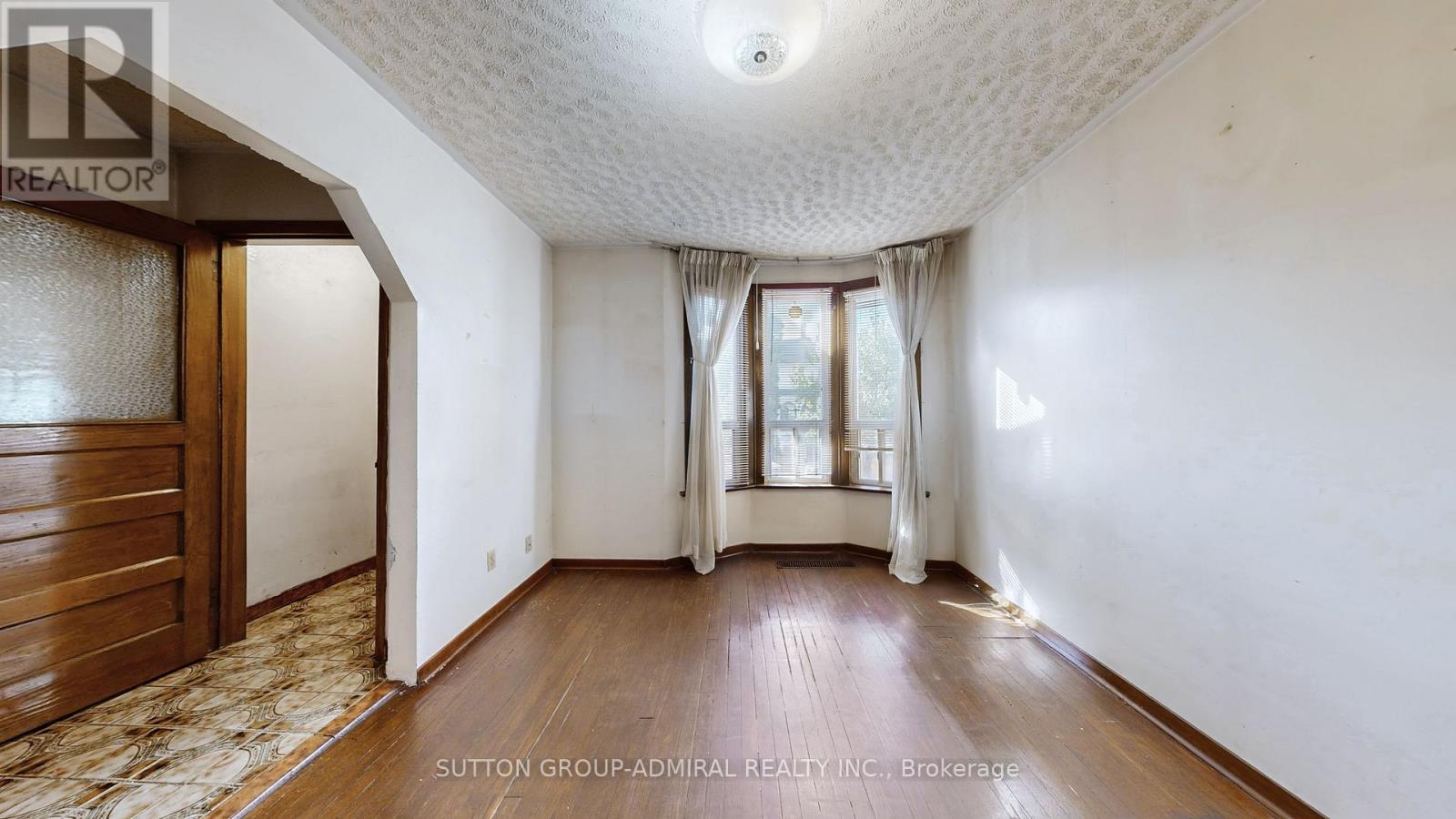 575 St Clarens Avenue, Toronto, Ontario  M6H 3W8 - Photo 16 - W12529732