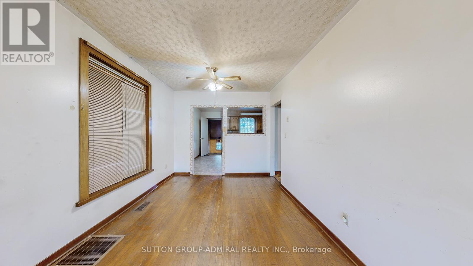 575 St Clarens Avenue, Toronto, Ontario  M6H 3W8 - Photo 18 - W12529732