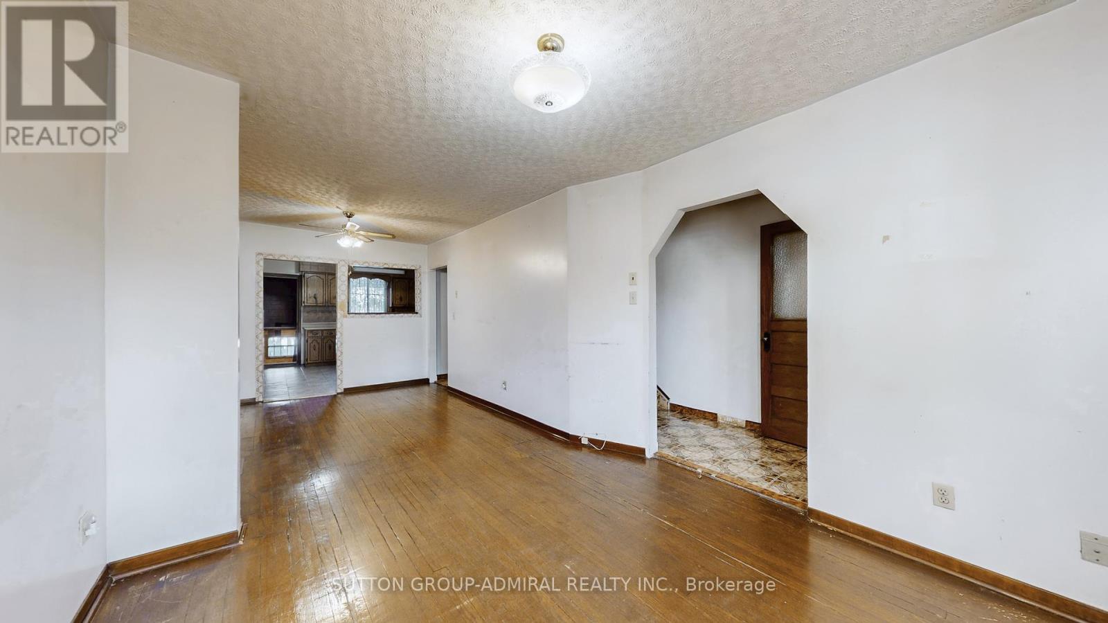 575 St Clarens Avenue, Toronto, Ontario  M6H 3W8 - Photo 19 - W12529732