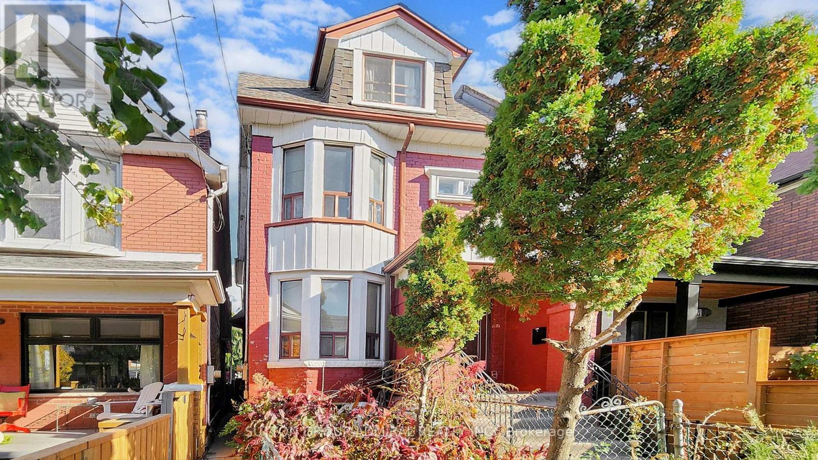 575 St Clarens Avenue, Toronto, Ontario  M6H 3W8 - Photo 2 - W12529732