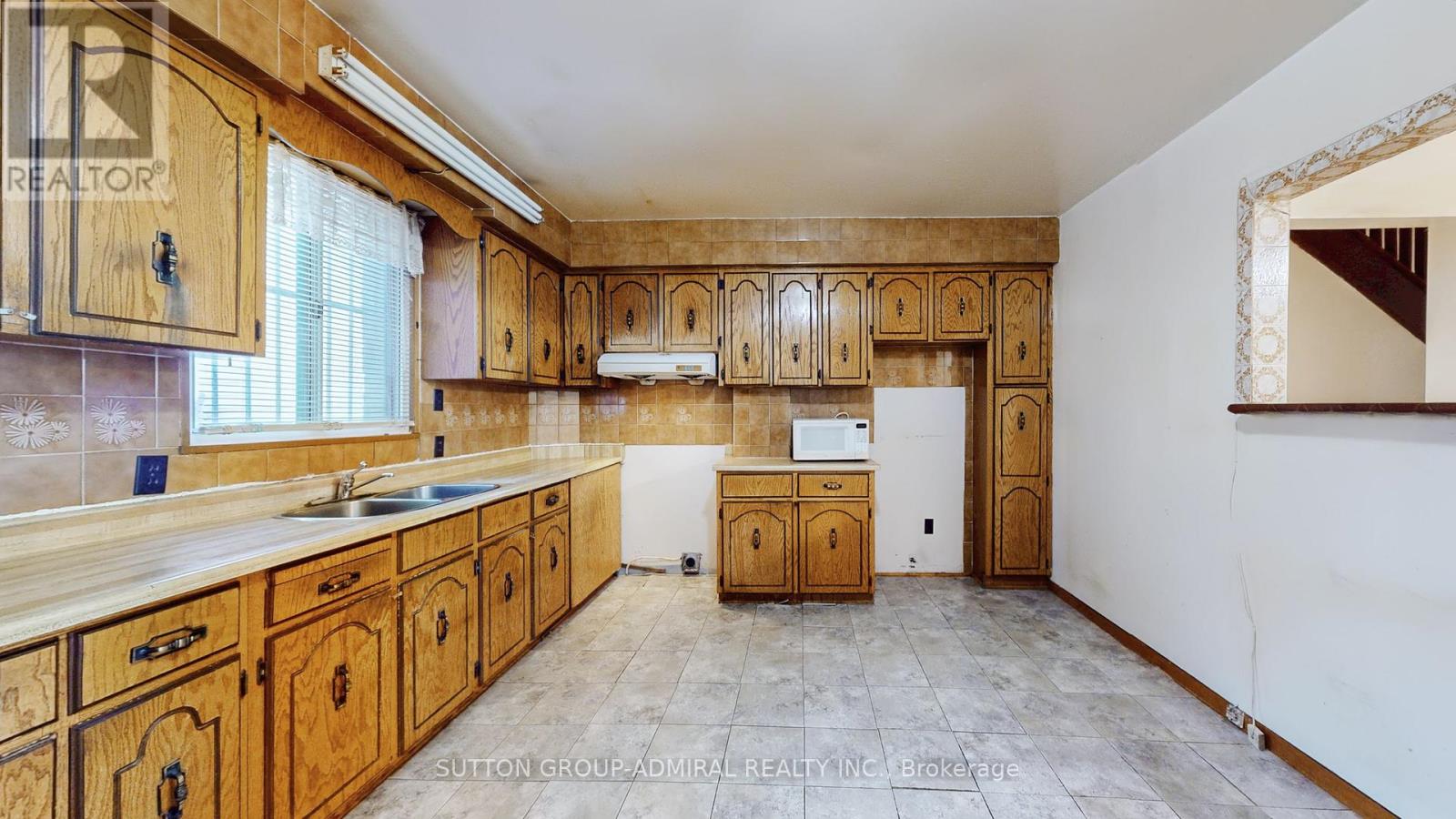 575 St Clarens Avenue, Toronto, Ontario  M6H 3W8 - Photo 22 - W12529732