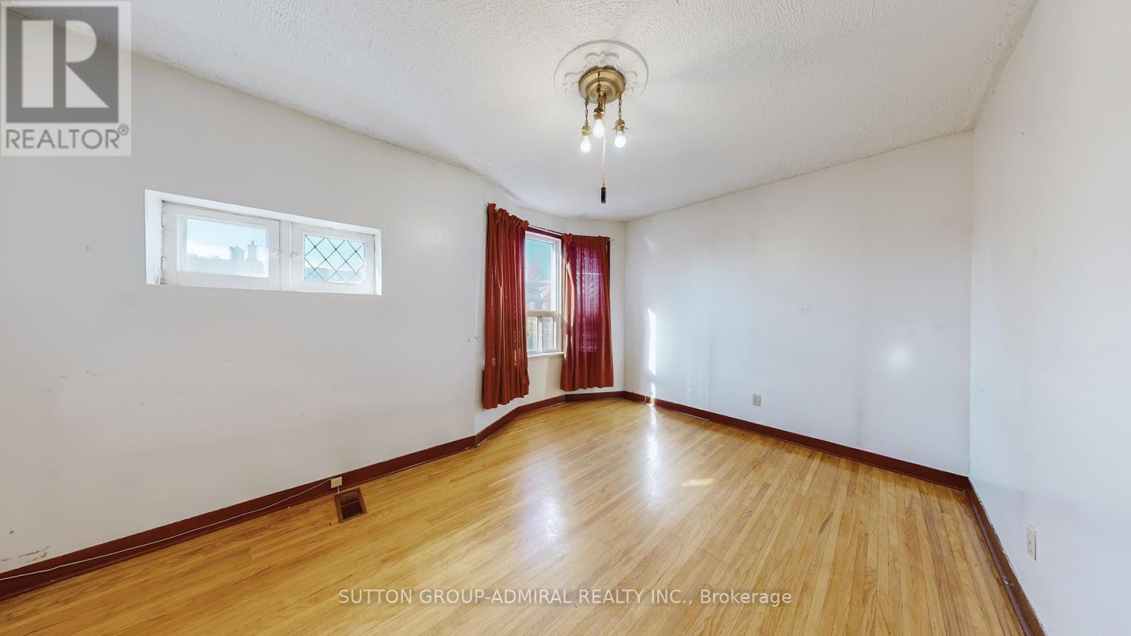 575 St Clarens Avenue, Toronto, Ontario  M6H 3W8 - Photo 24 - W12529732