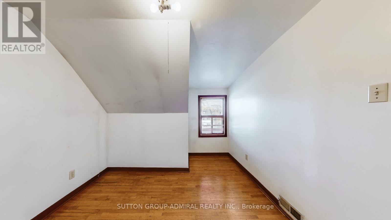 575 St Clarens Avenue, Toronto, Ontario  M6H 3W8 - Photo 35 - W12529732