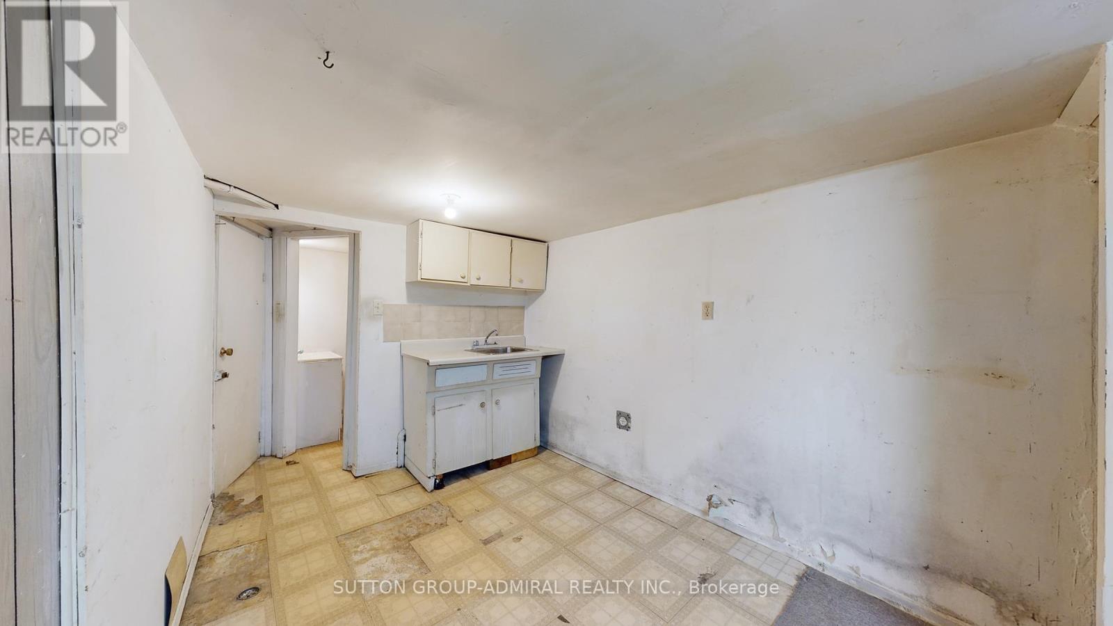 575 St Clarens Avenue, Toronto, Ontario  M6H 3W8 - Photo 36 - W12529732