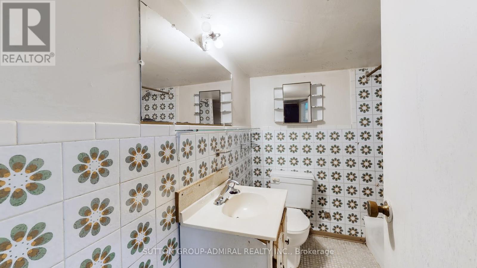 575 St Clarens Avenue, Toronto, Ontario  M6H 3W8 - Photo 38 - W12529732