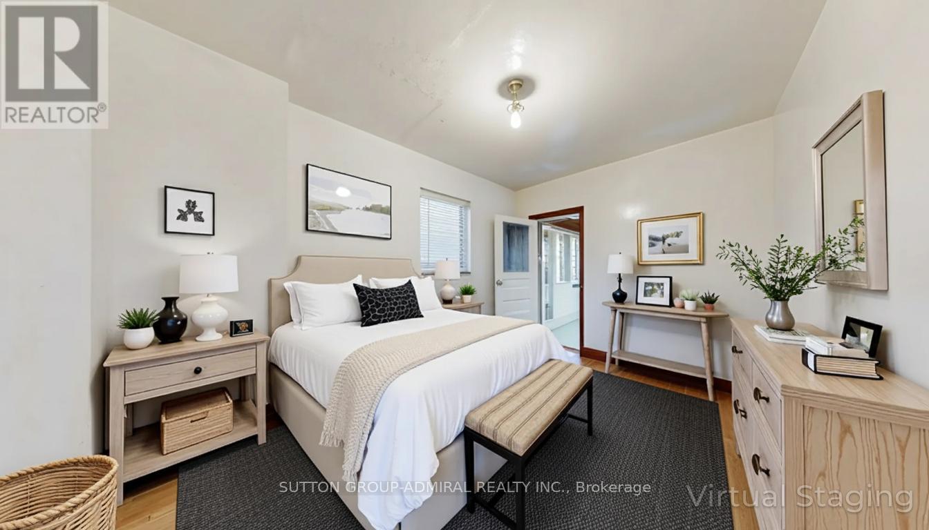 575 St Clarens Avenue, Toronto, Ontario  M6H 3W8 - Photo 8 - W12529732