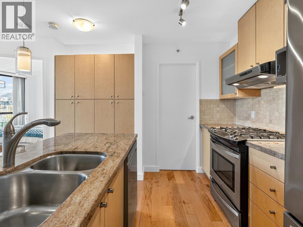 907 124 W 1st Street, North Vancouver, British Columbia  V7M 3N3 - Photo 10 - R3066140