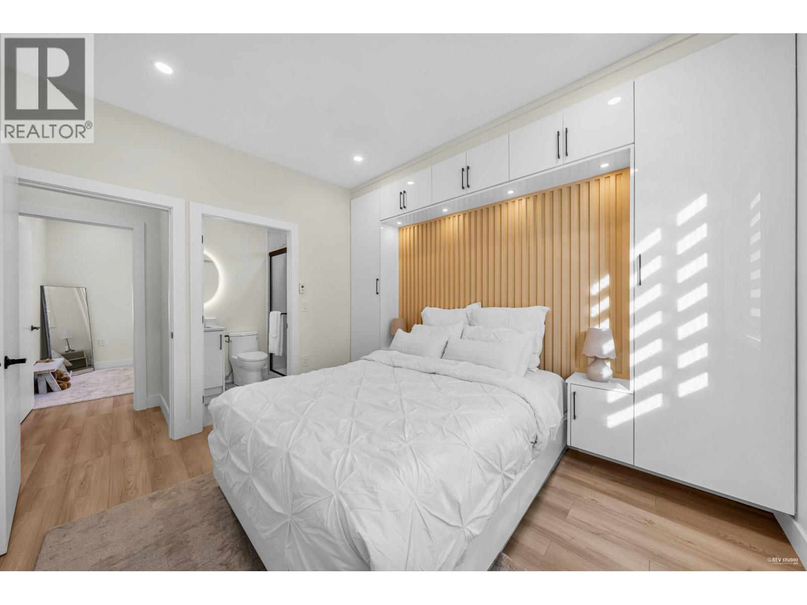 2 2703 East 3rd Avenue, Vancouver, British Columbia V5M 1H3 - Photo 16 - R3051327