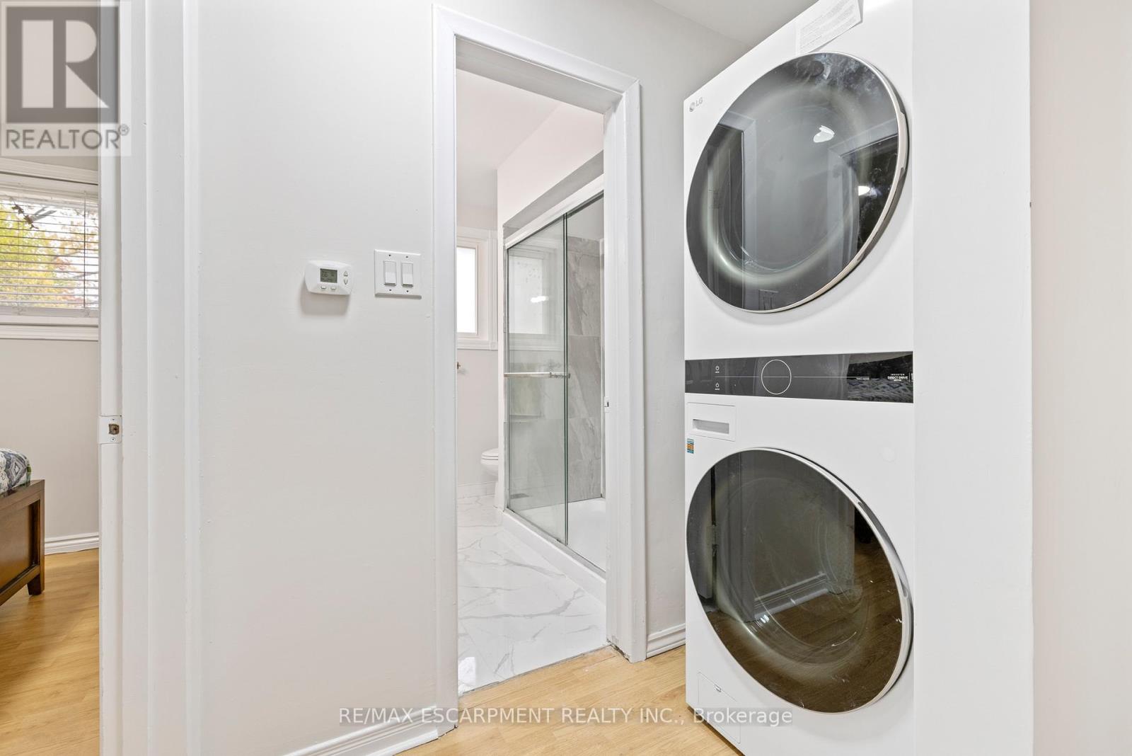 19 Winthrop Place, Hamilton, Ontario  L8G 3M3 - Photo 12 - X12529498