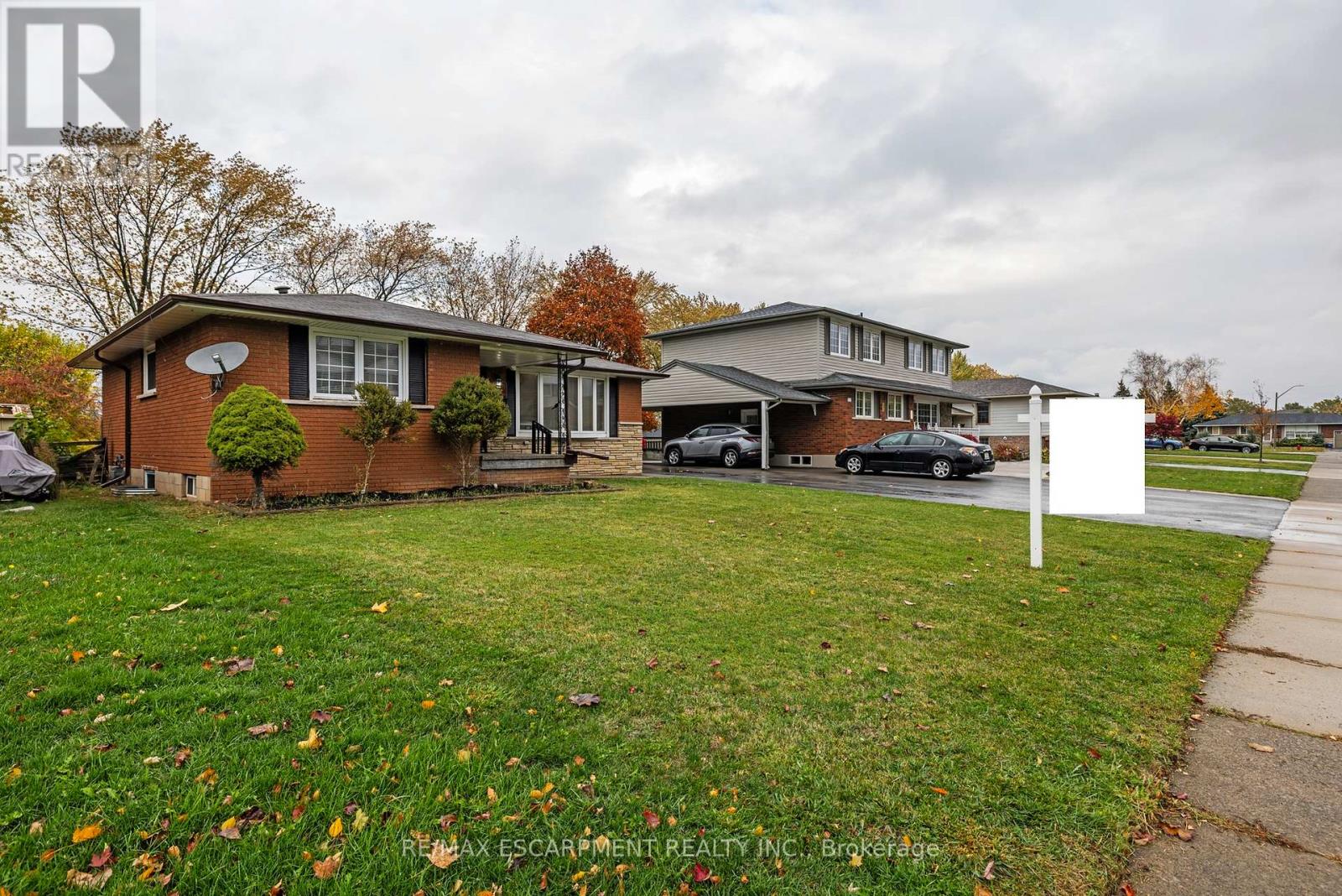 19 Winthrop Place, Hamilton, Ontario  L8G 3M3 - Photo 2 - X12529498