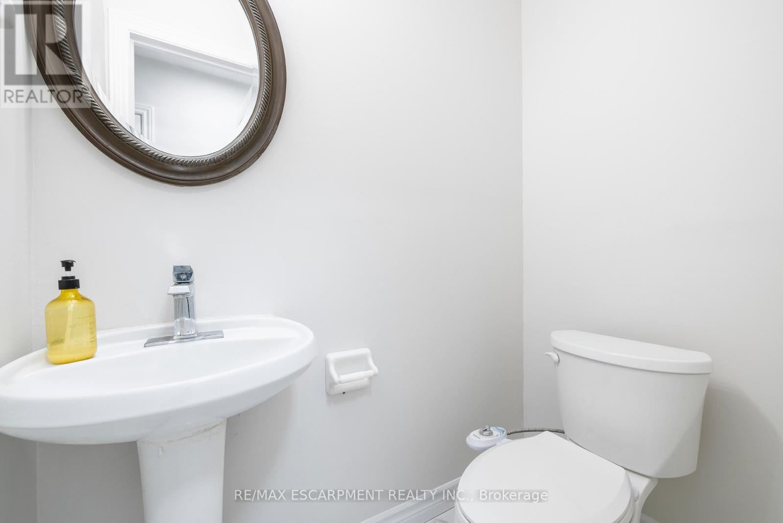 19 Winthrop Place, Hamilton, Ontario  L8G 3M3 - Photo 22 - X12529498