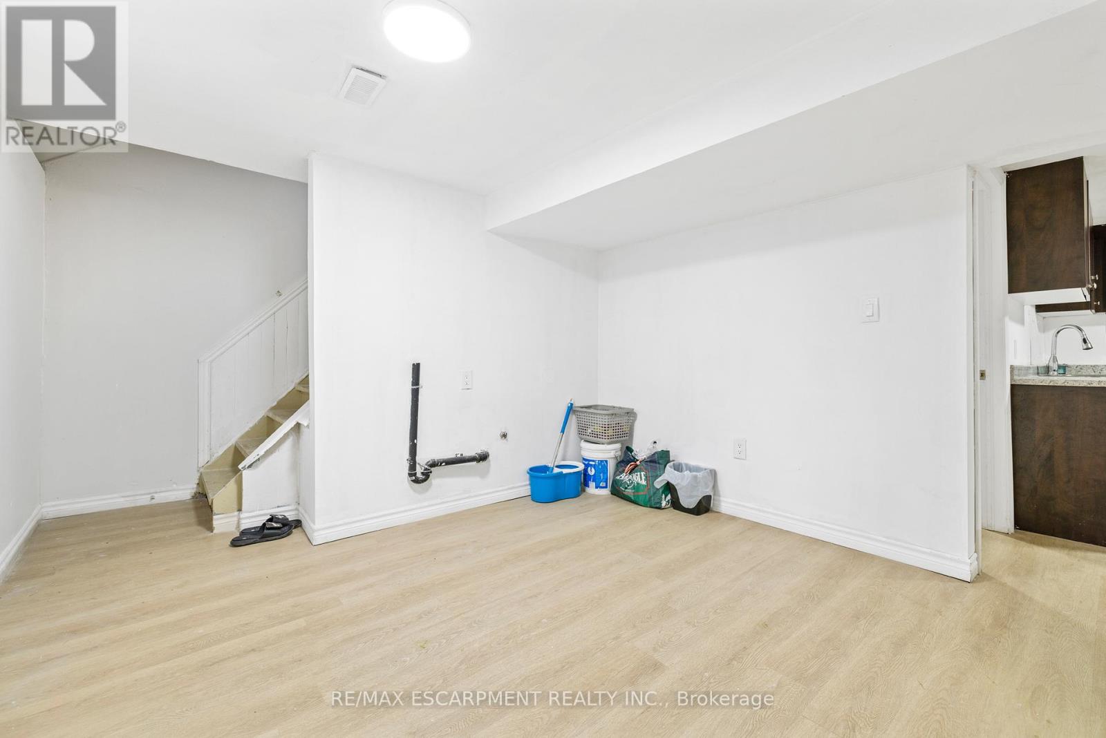 19 Winthrop Place, Hamilton, Ontario  L8G 3M3 - Photo 25 - X12529498