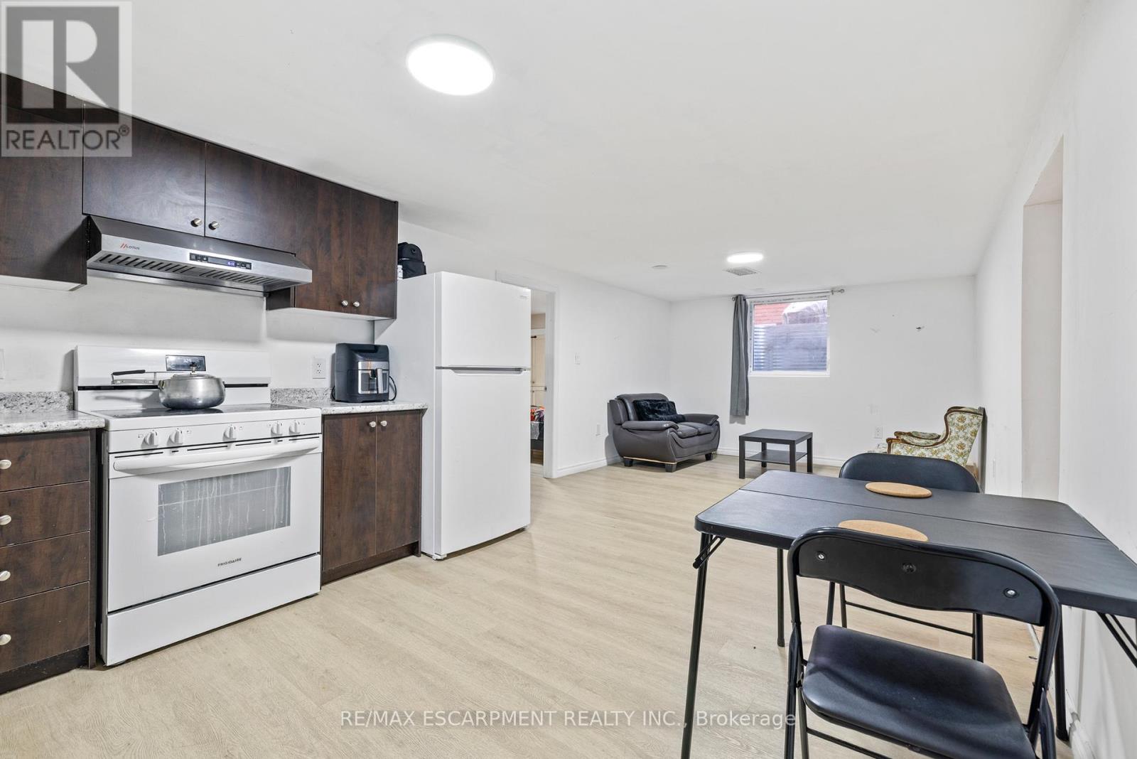 19 Winthrop Place, Hamilton, Ontario  L8G 3M3 - Photo 32 - X12529498