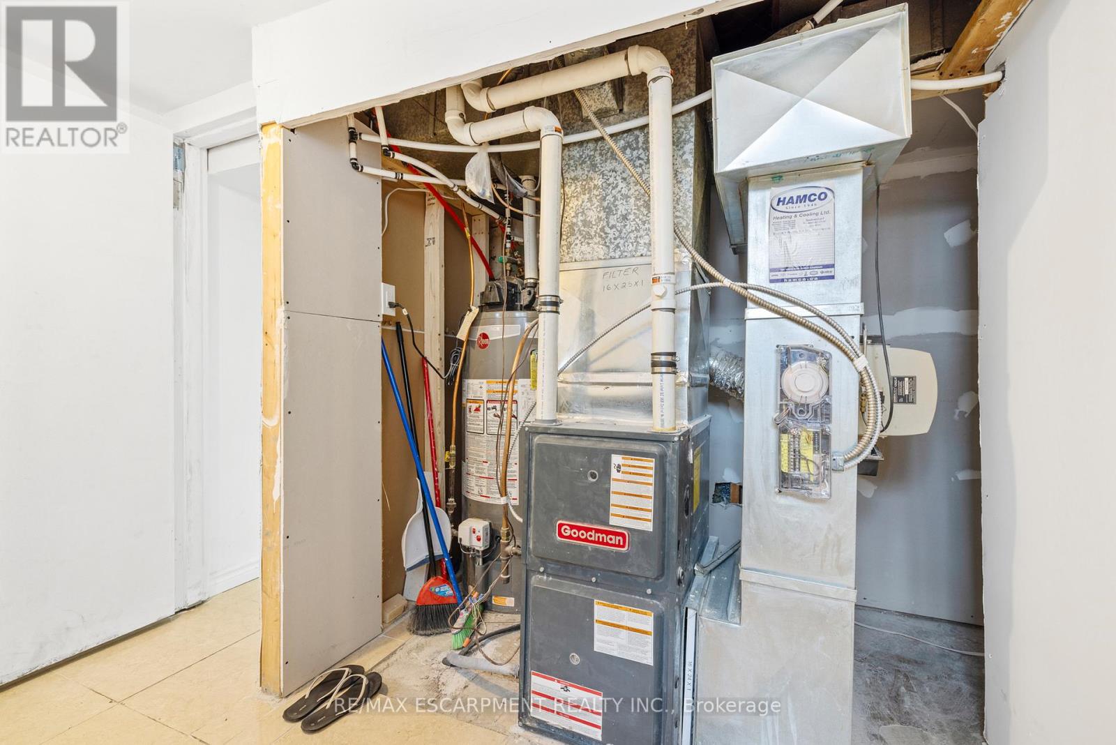 19 Winthrop Place, Hamilton, Ontario  L8G 3M3 - Photo 43 - X12529498