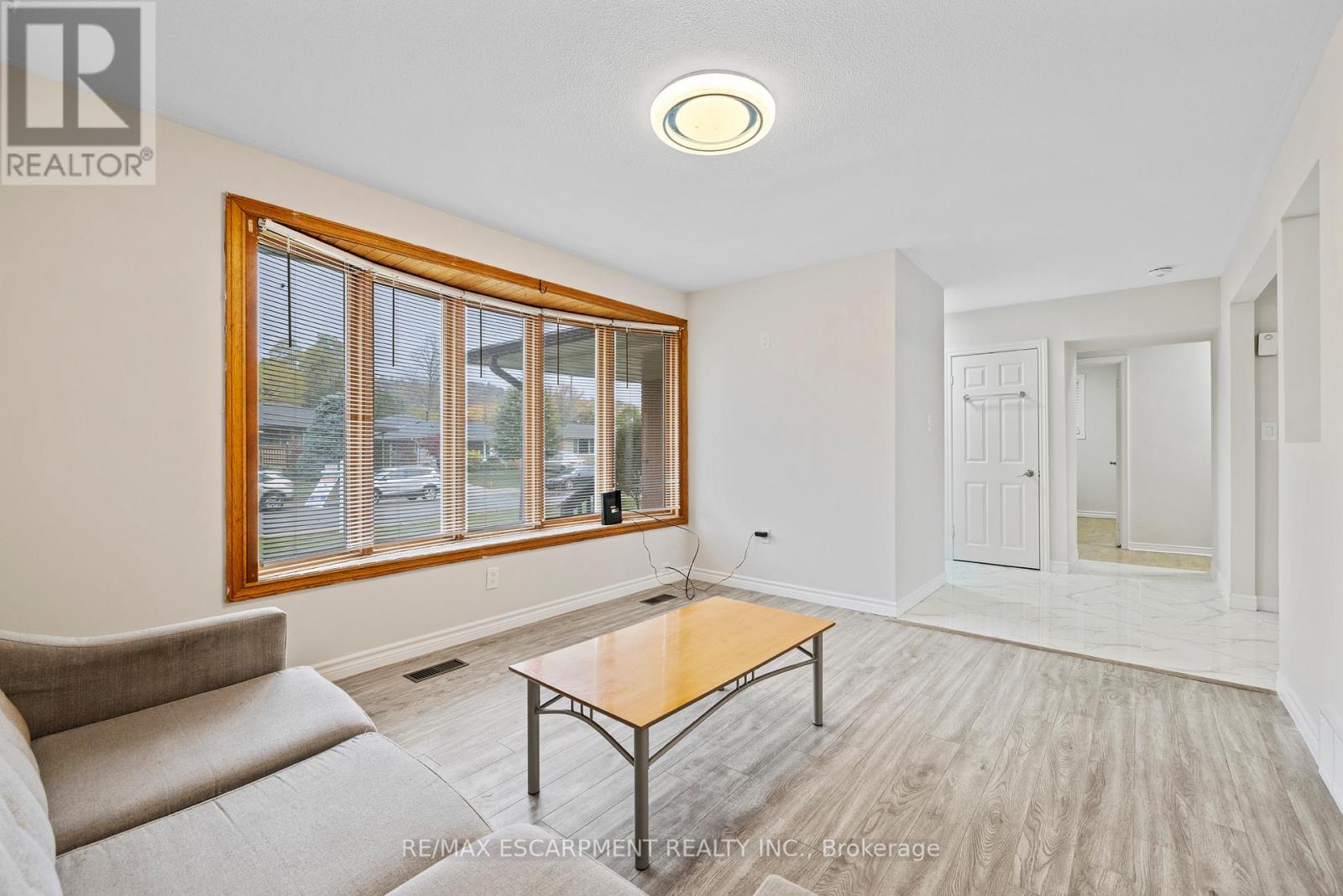 19 Winthrop Place, Hamilton, Ontario  L8G 3M3 - Photo 8 - X12529498