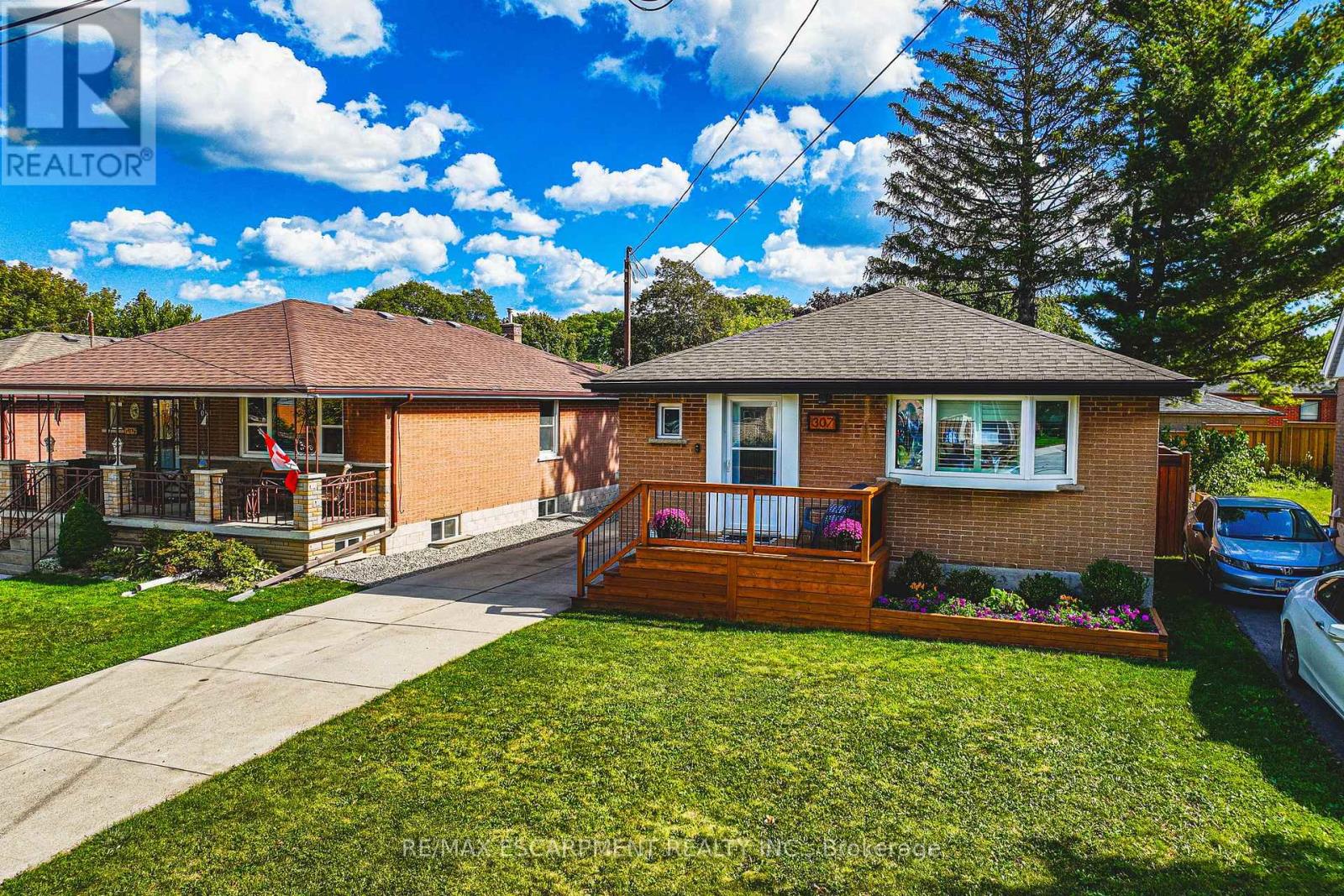 307 East 33rd Street, Hamilton, Ontario  L8V 3T9 - Photo 2 - X12529566