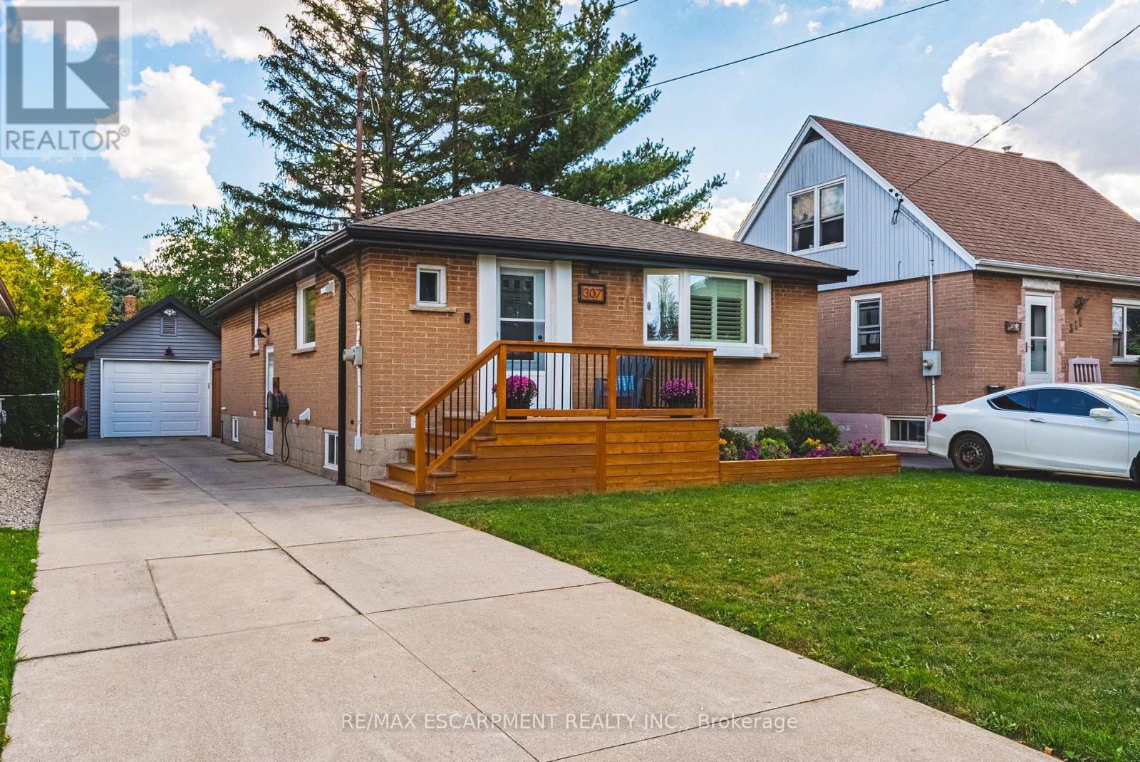 307 East 33rd Street, Hamilton, Ontario  L8V 3T9 - Photo 9 - X12529566