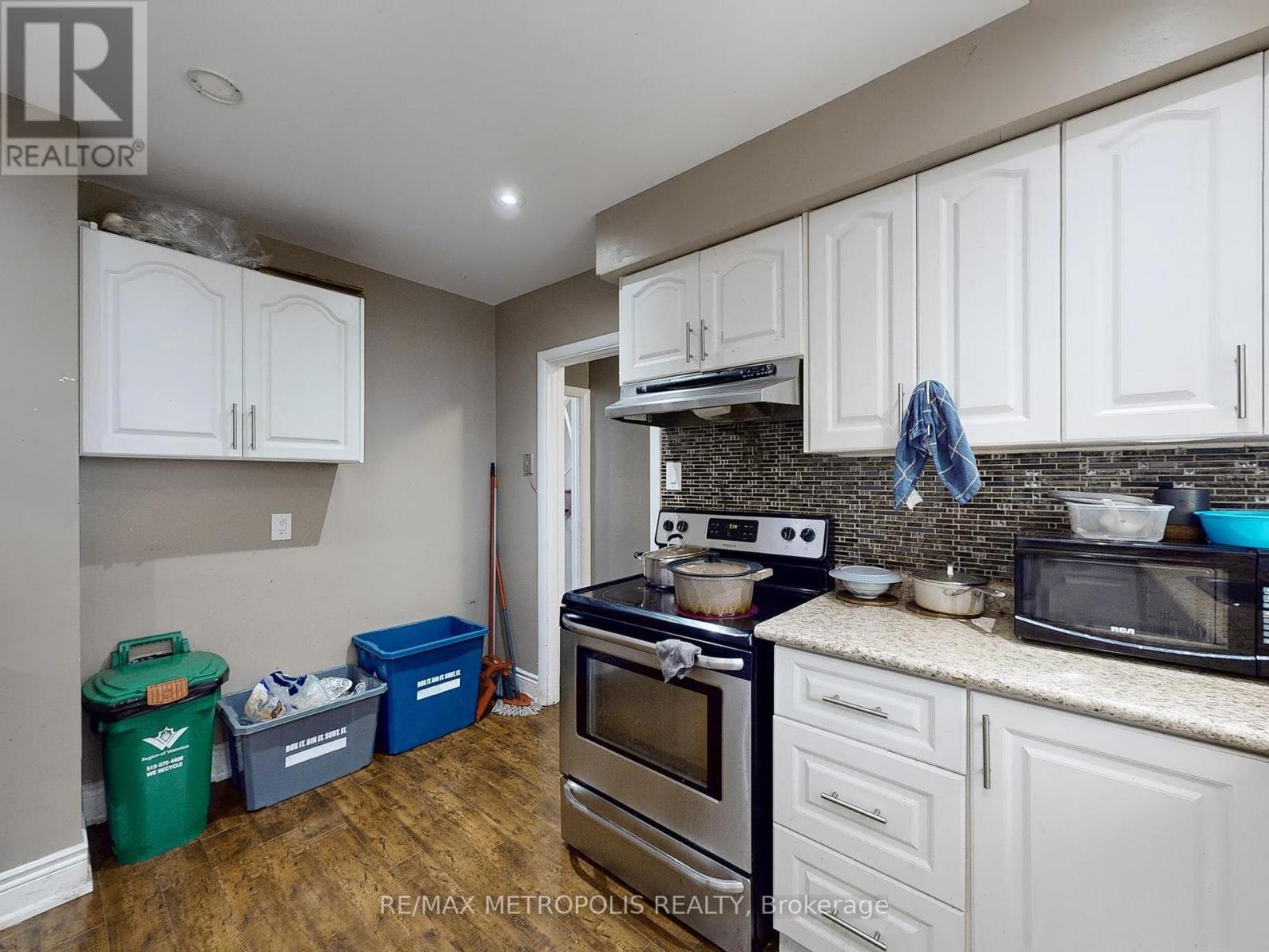 180 King Street N, Waterloo, Ontario  N2J 2Y5 - Photo 11 - X12529574