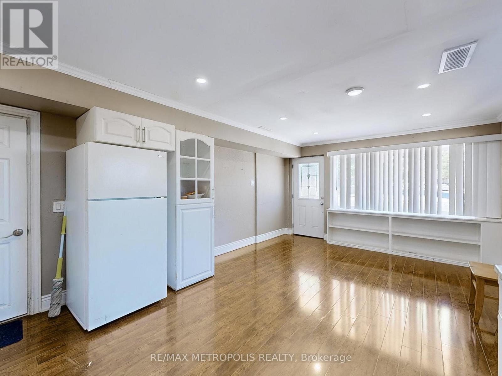 180 King Street N, Waterloo, Ontario  N2J 2Y5 - Photo 22 - X12529574