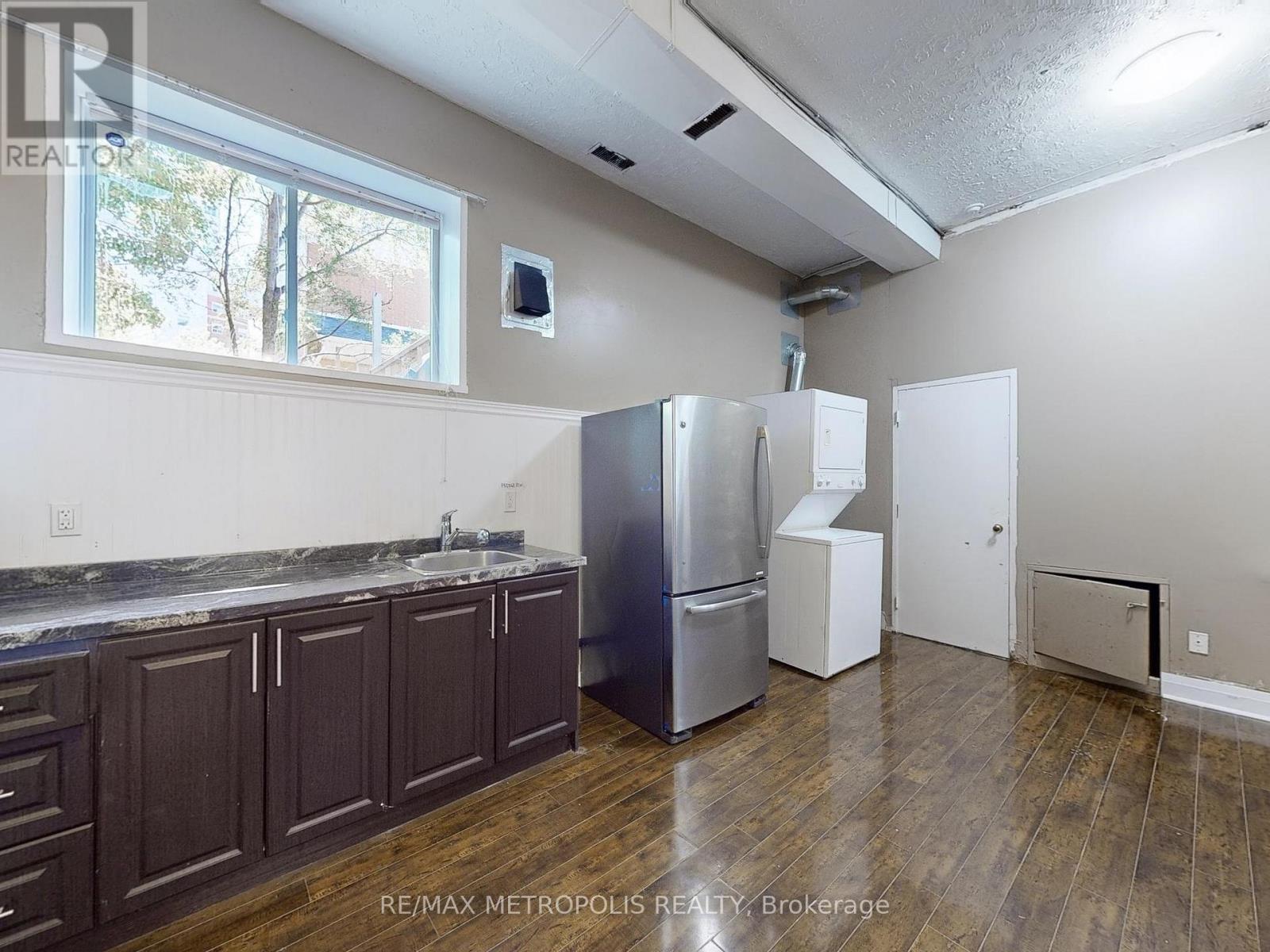 180 King Street N, Waterloo, Ontario  N2J 2Y5 - Photo 28 - X12529574