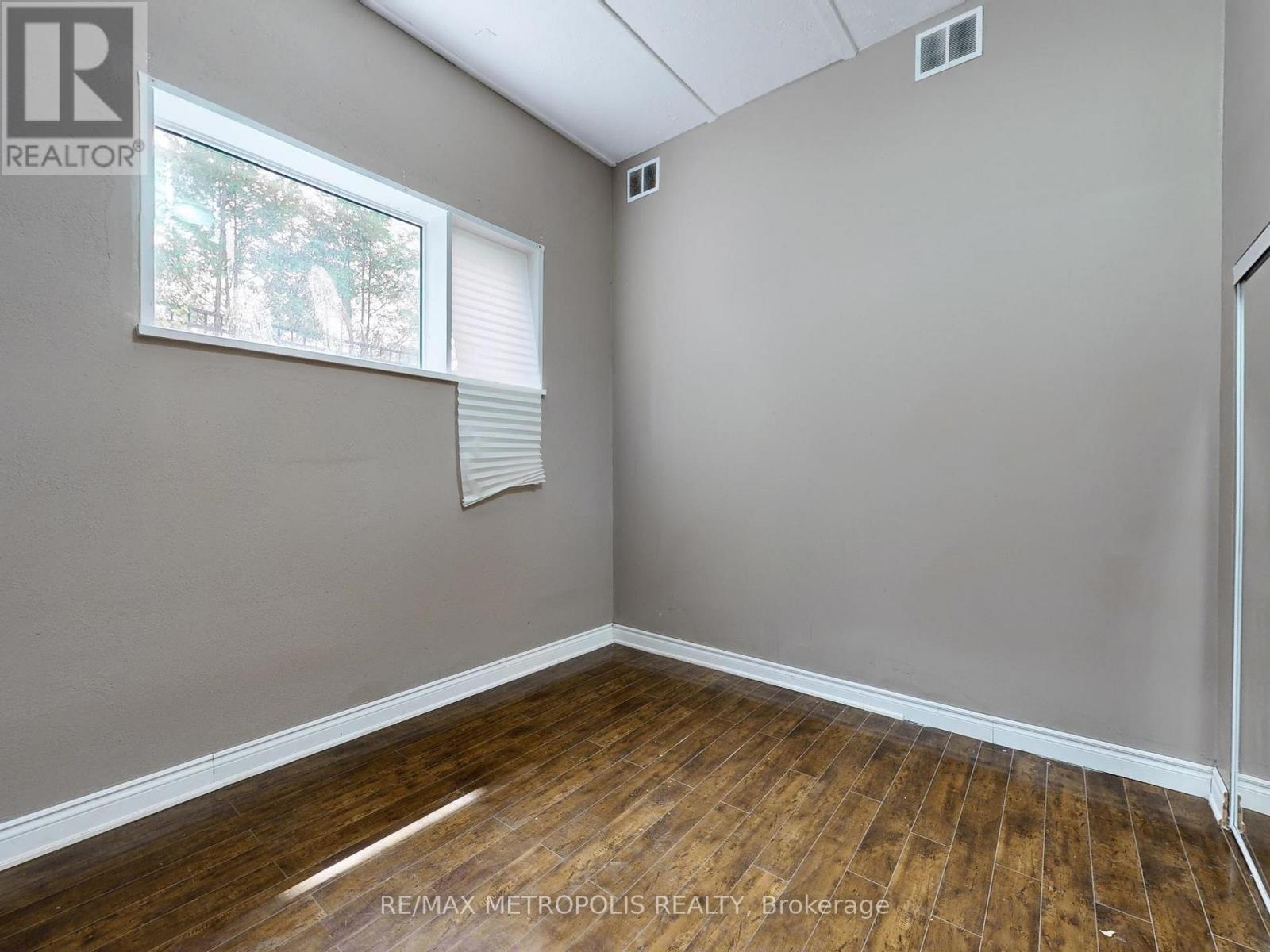 180 King Street N, Waterloo, Ontario  N2J 2Y5 - Photo 31 - X12529574