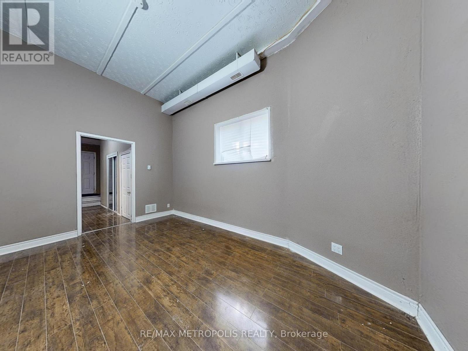 180 King Street N, Waterloo, Ontario  N2J 2Y5 - Photo 36 - X12529574