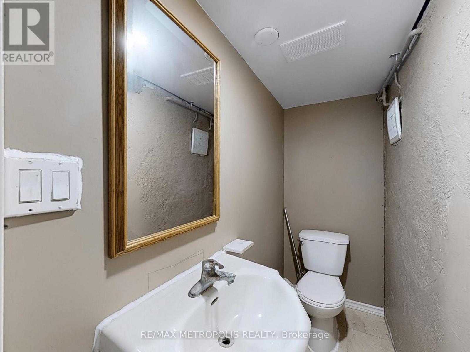 180 King Street N, Waterloo, Ontario  N2J 2Y5 - Photo 46 - X12529574