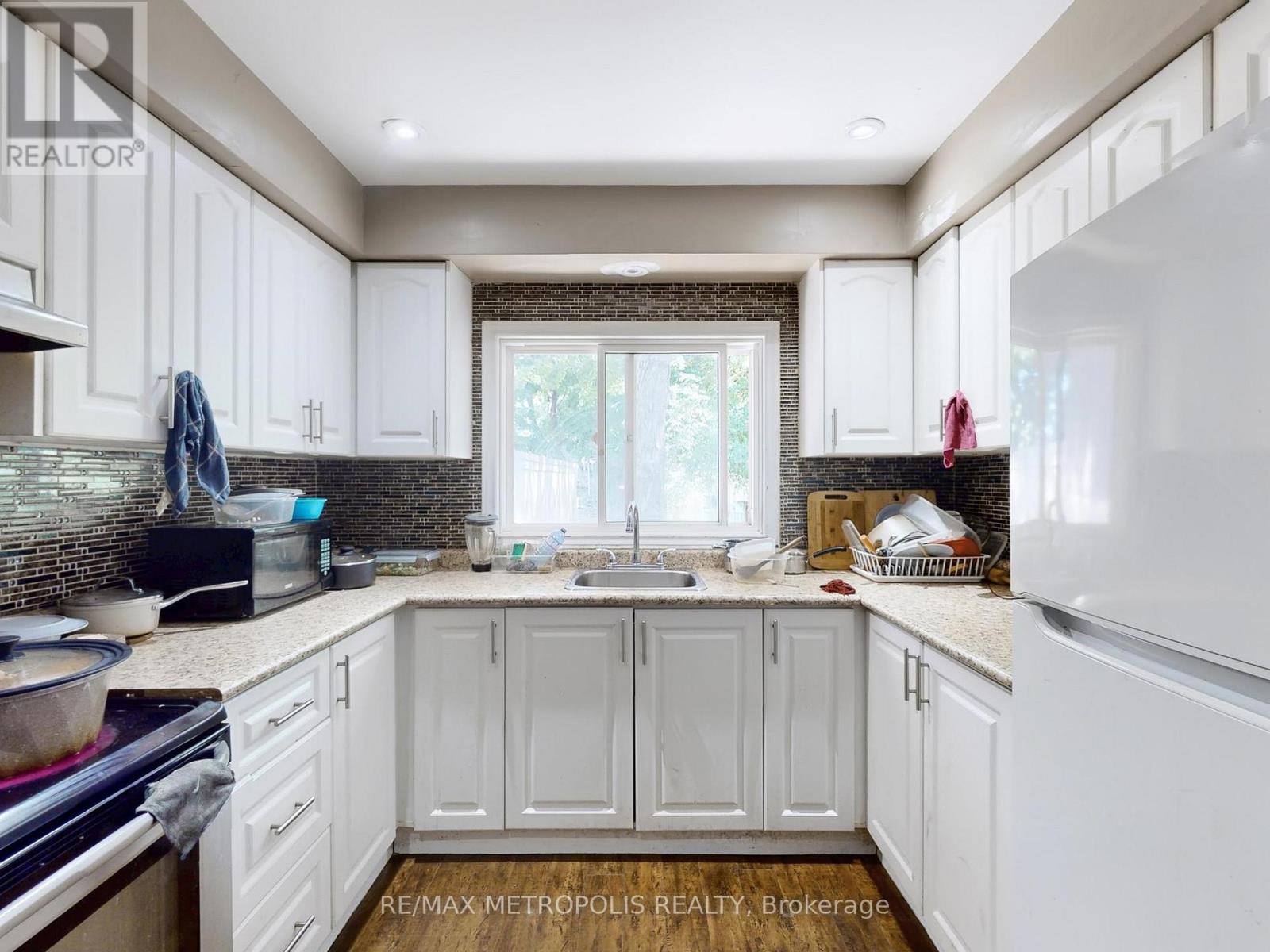 180 King Street N, Waterloo, Ontario  N2J 2Y5 - Photo 9 - X12529574