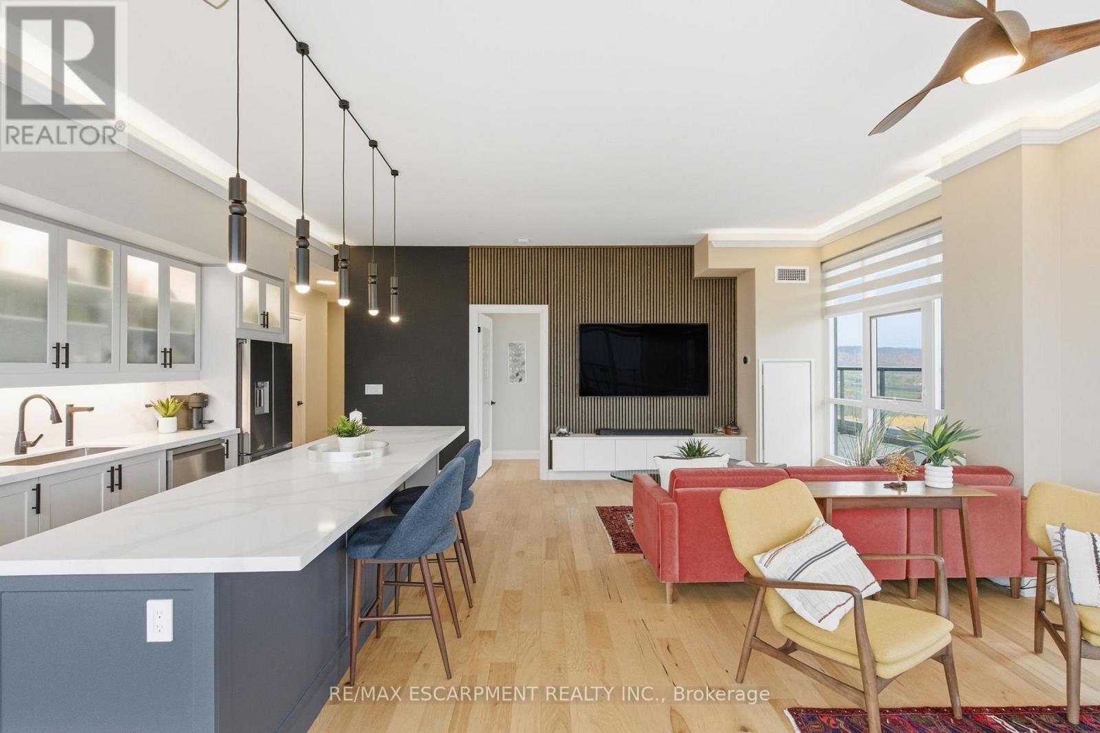 1404 - 550 North Service Road, Grimsby, Ontario  L3M 0H9 - Photo 12 - X12529616