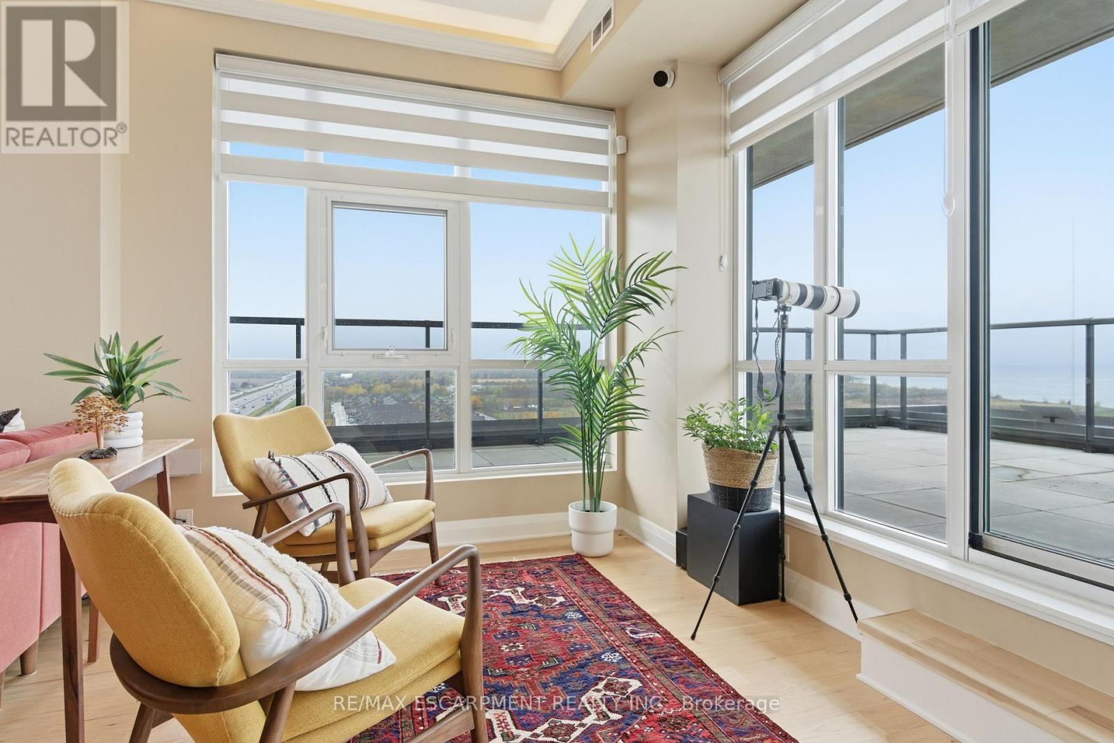 1404 - 550 North Service Road, Grimsby, Ontario  L3M 0H9 - Photo 13 - X12529616