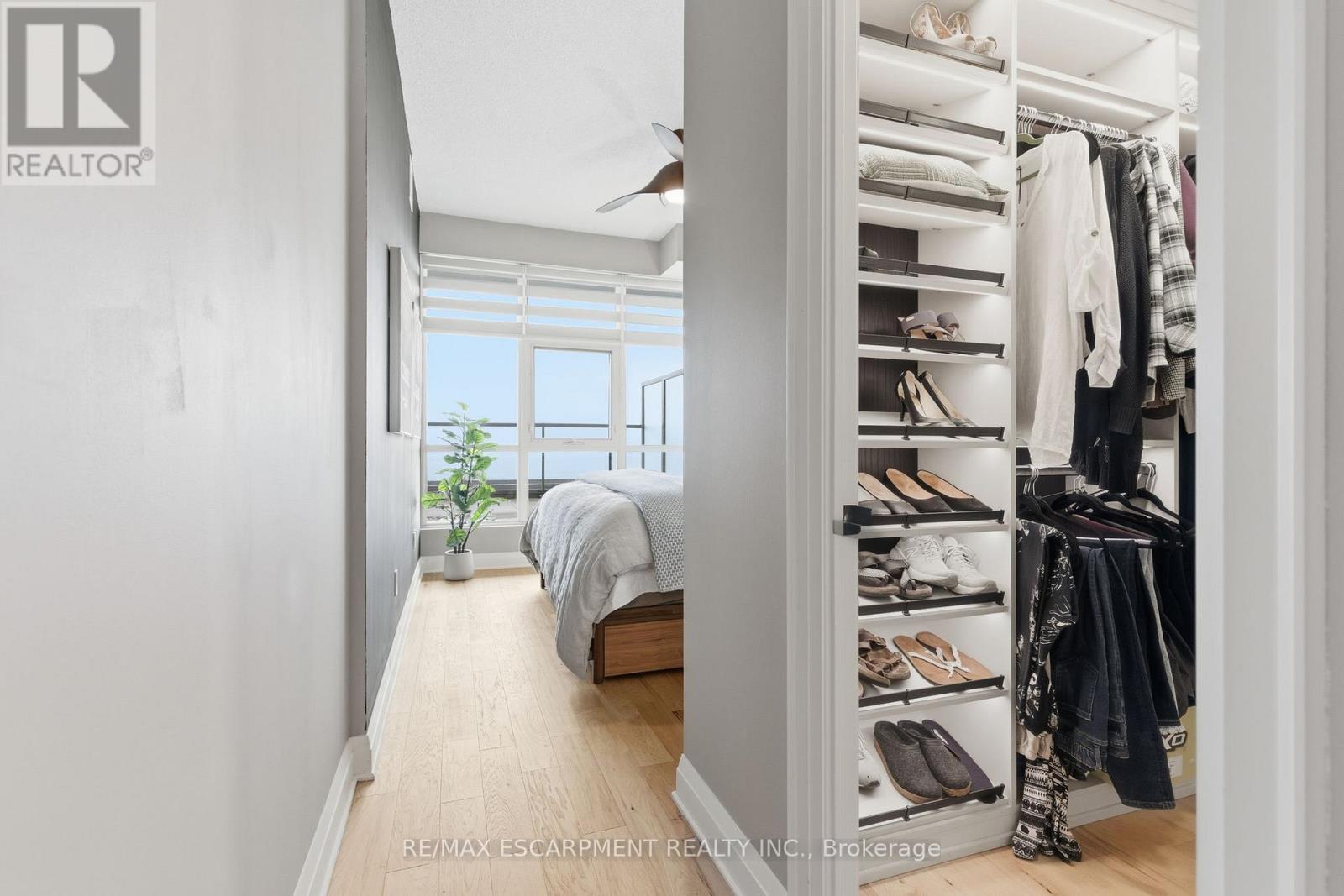 1404 - 550 North Service Road, Grimsby, Ontario  L3M 0H9 - Photo 18 - X12529616