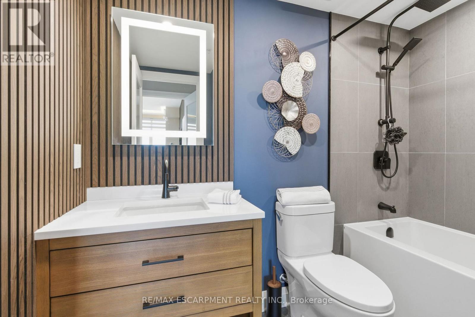 1404 - 550 North Service Road, Grimsby, Ontario  L3M 0H9 - Photo 23 - X12529616