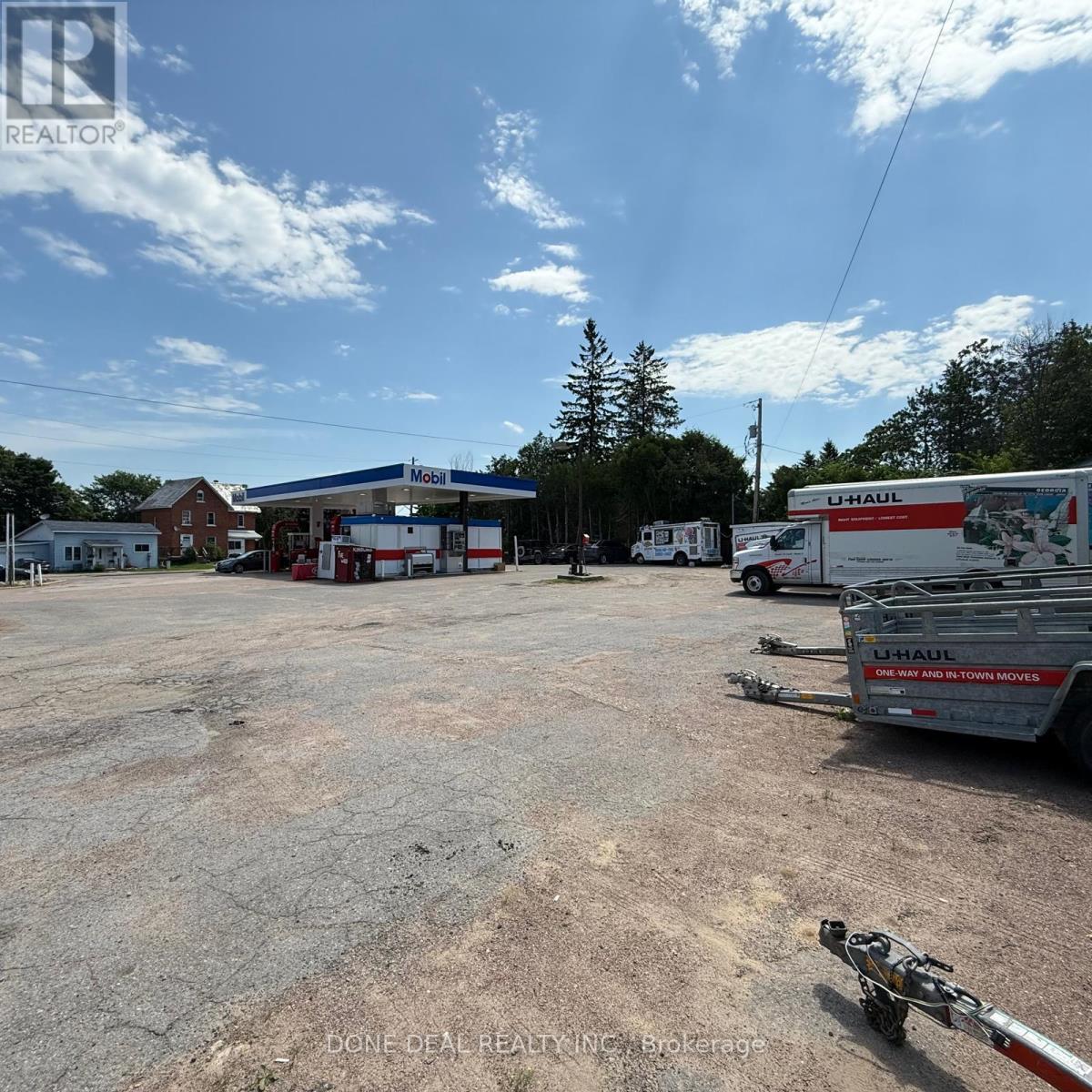 640 Pembroke Street W, Pembroke, Ontario  K8A 5P3 - Photo 3 - X12529700