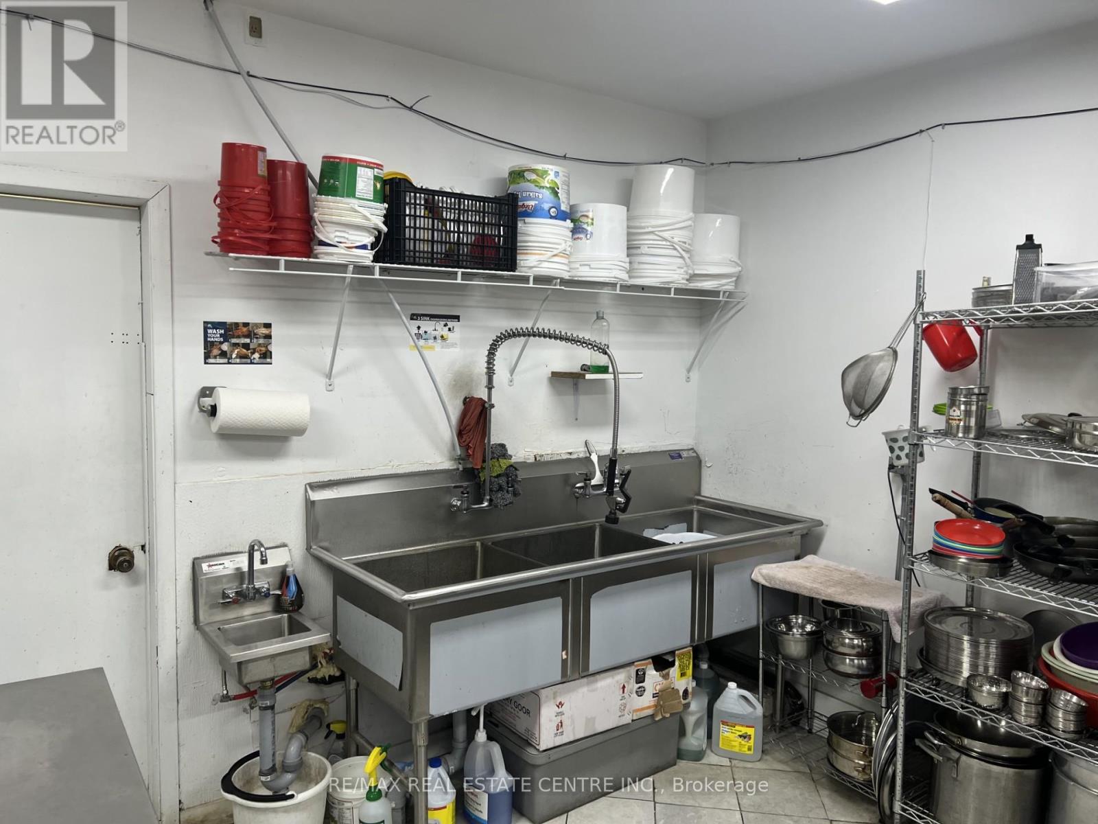 1155 University Avenue W, Windsor, Ontario  N9A 5T1 - Photo 9 - X12529712