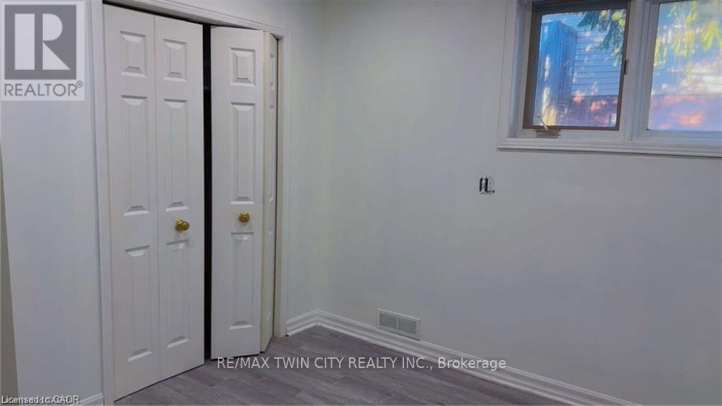 23 Westchester Drive, Kitchener, Ontario  N2B 3T1 - Photo 10 - X12529728