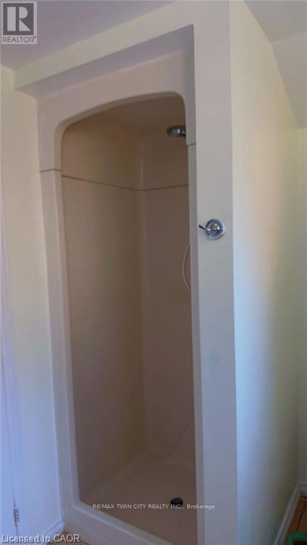 23 Westchester Drive, Kitchener, Ontario  N2B 3T1 - Photo 12 - X12529728