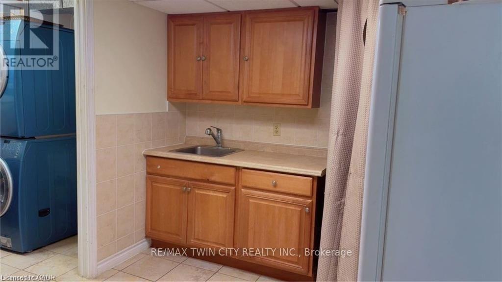 23 Westchester Drive, Kitchener, Ontario  N2B 3T1 - Photo 2 - X12529728