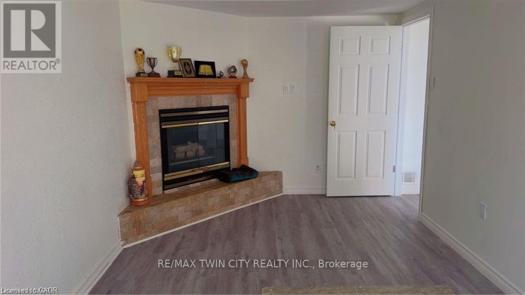 23 Westchester Drive, Kitchener, Ontario  N2B 3T1 - Photo 5 - X12529728