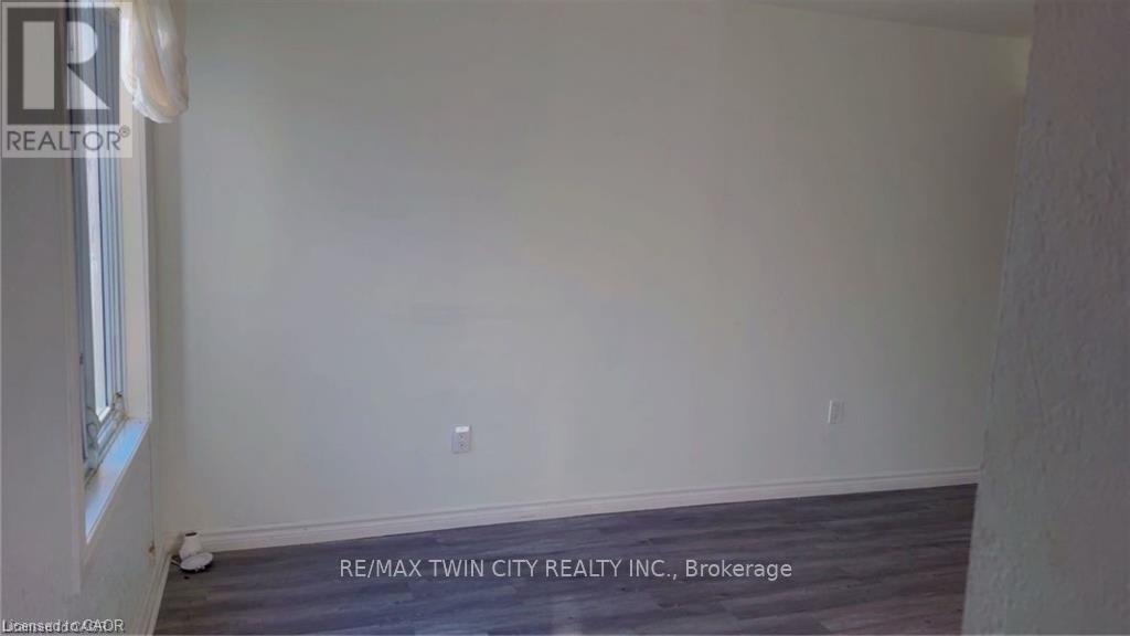 23 Westchester Drive, Kitchener, Ontario  N2B 3T1 - Photo 6 - X12529728