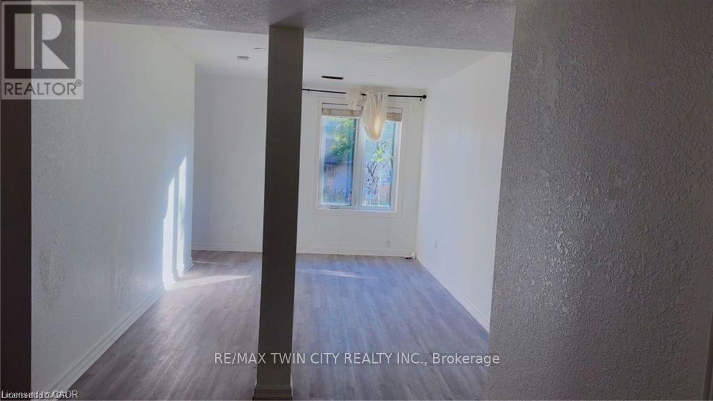 23 Westchester Drive, Kitchener, Ontario  N2B 3T1 - Photo 7 - X12529728