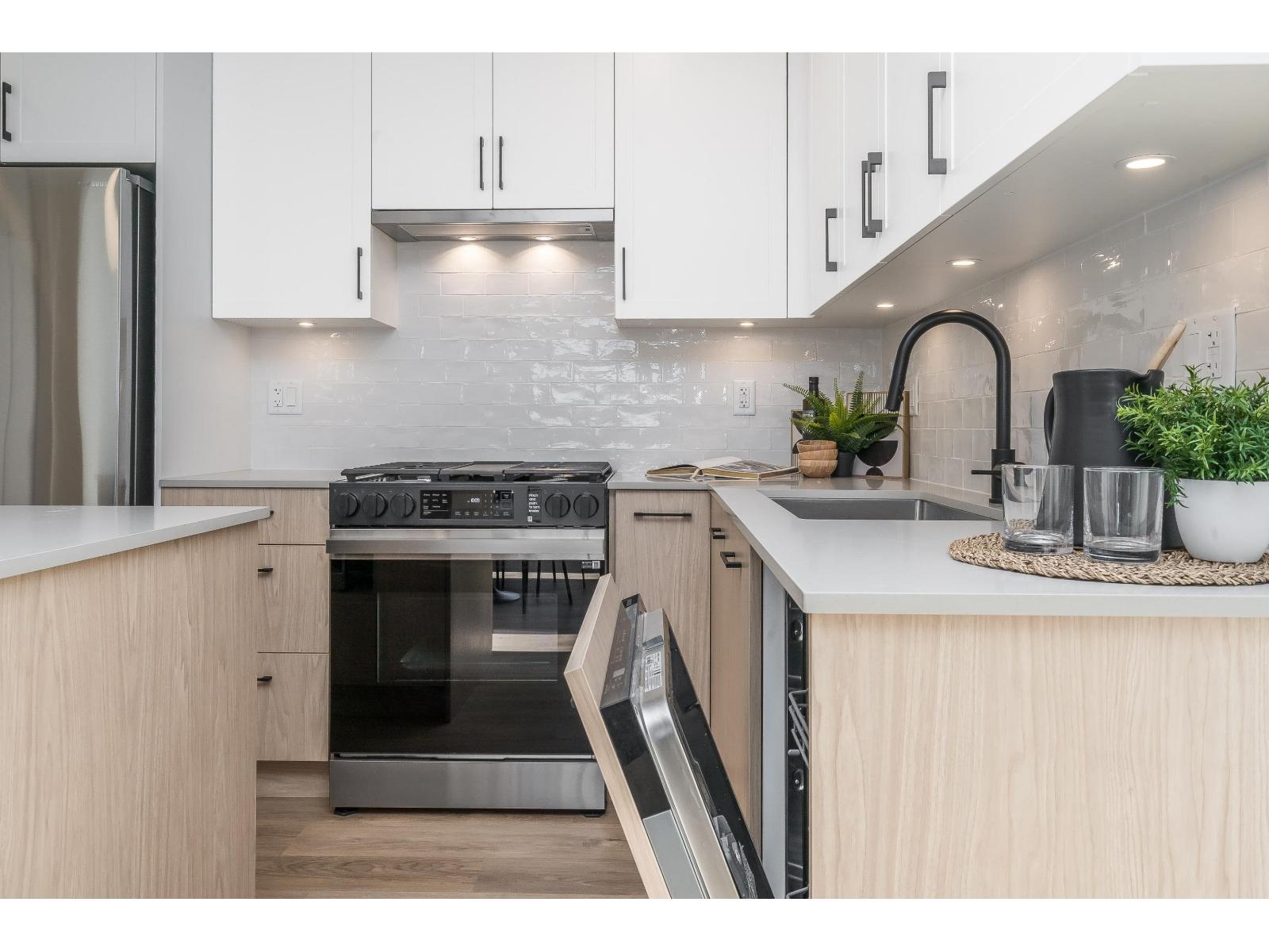 213 27218 Aldergrove Town Centre Drive, Langley, British Columbia  V4W 0E2 - Photo 6 - R3066123