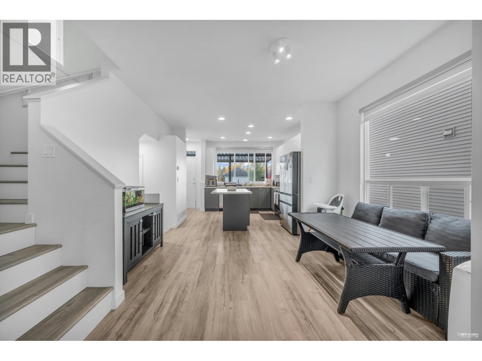 24342 102b Avenue, Maple Ridge, British Columbia  V2W 1Y2 - Photo 6 - R3065673