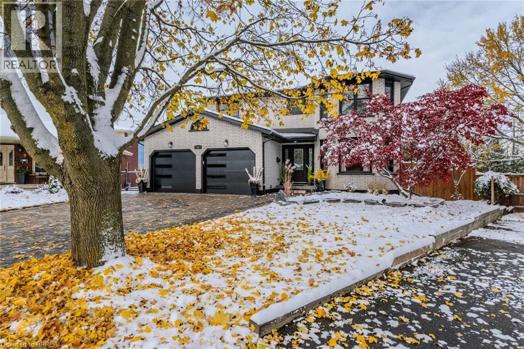 11 ROYAL OAK Drive, Brantford, Ontario