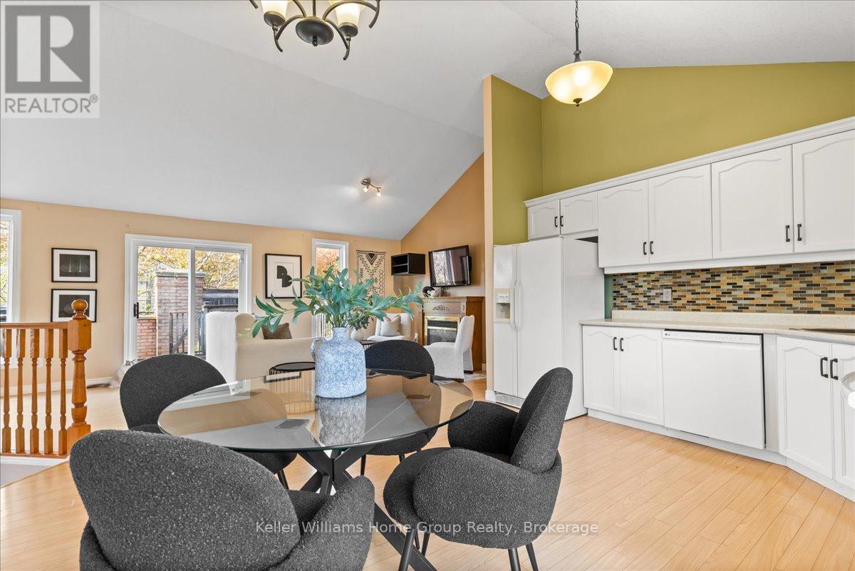 431 Starwood Drive, Guelph, Ontario  N1E 7A4 - Photo 4 - X12517788