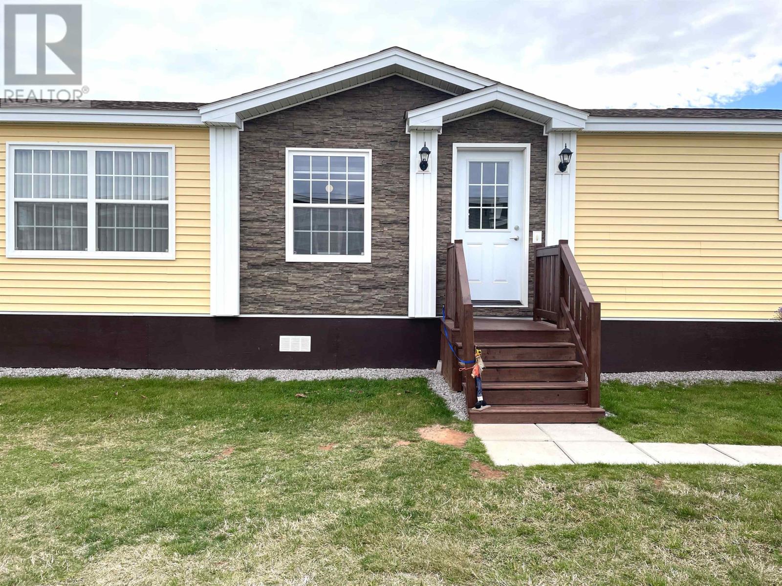 39 Watson Avenue, Summerside, Prince Edward Island  C1N 0K2 - Photo 2 - 202527653