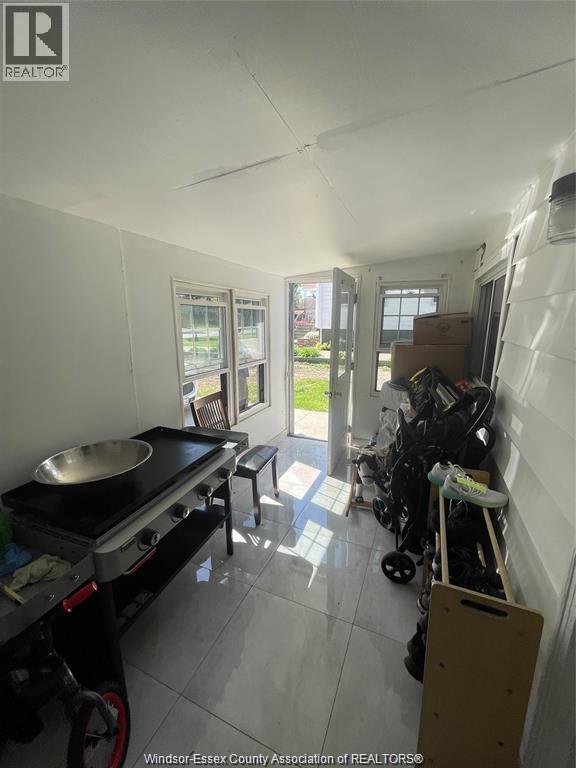 15 Jones, Leamington, Ontario  N8H 2R7 - Photo 6 - 25028488