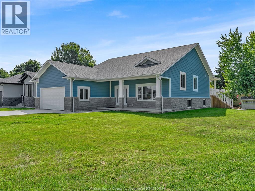 157 GLOUCESTER DRIVE, Essex, Ontario